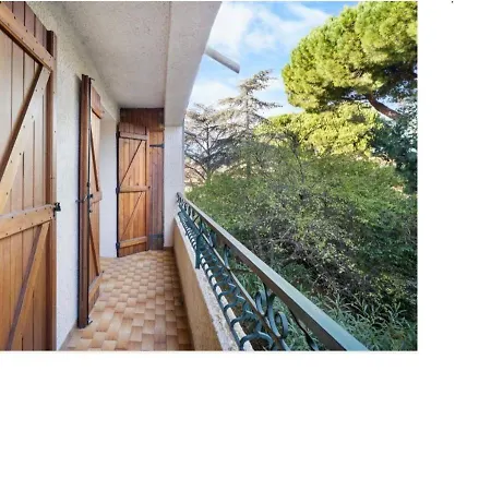 F2 Proche Apartman *